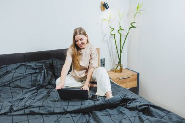 Keindahan dalam Kebiasaan yang Sama Setiap Hari